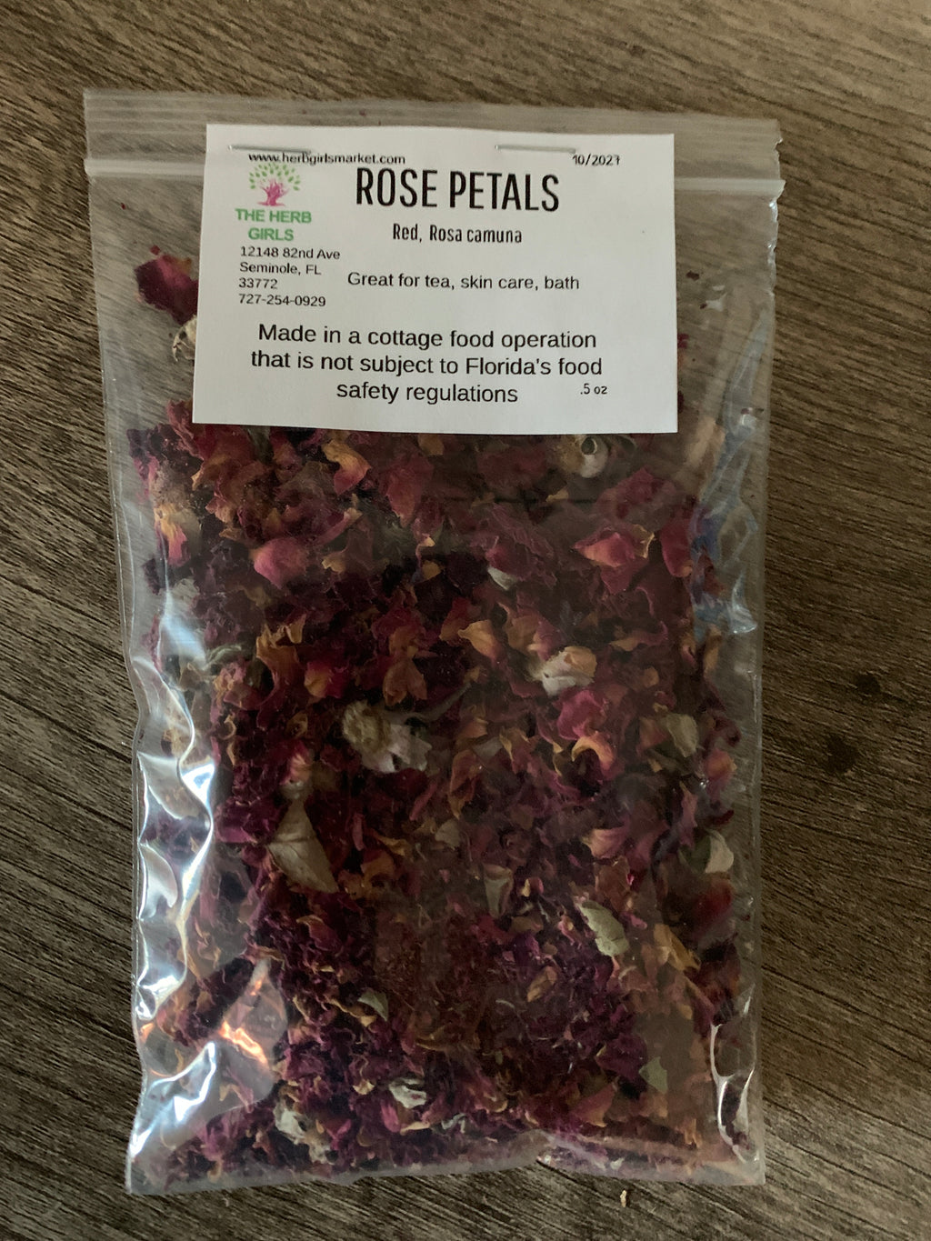 Rose Buds & Petals - Red or Pink